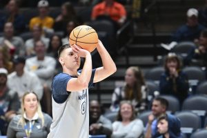 Transfer Kerr Kriisa put on a shooting display during Mountaineer Madness